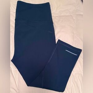 EUC~Athleta Teal Blue Cropped Leggings